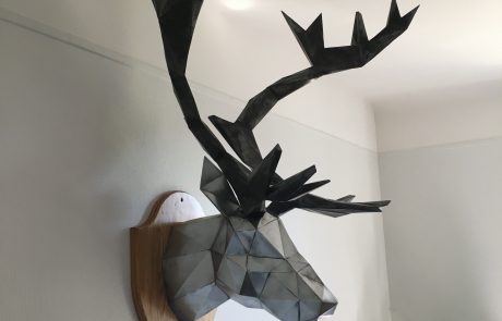 Trophée de cerf fait main - côté gauche