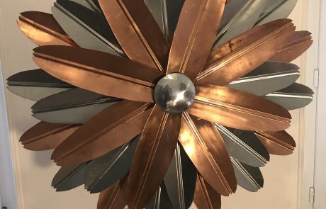 Sculpture faite main - Soucis en zinc et cuivre - haut