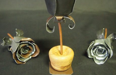 Petites roses en zinc et cuivre fait main