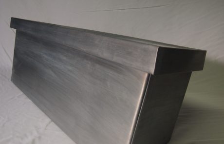 Jardinière fait main en zinc - non ornée - face