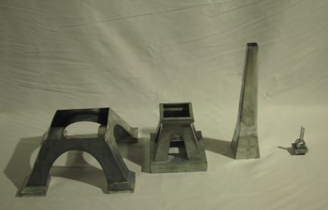 Sculpture tour Eiffel en zinc - en pièce