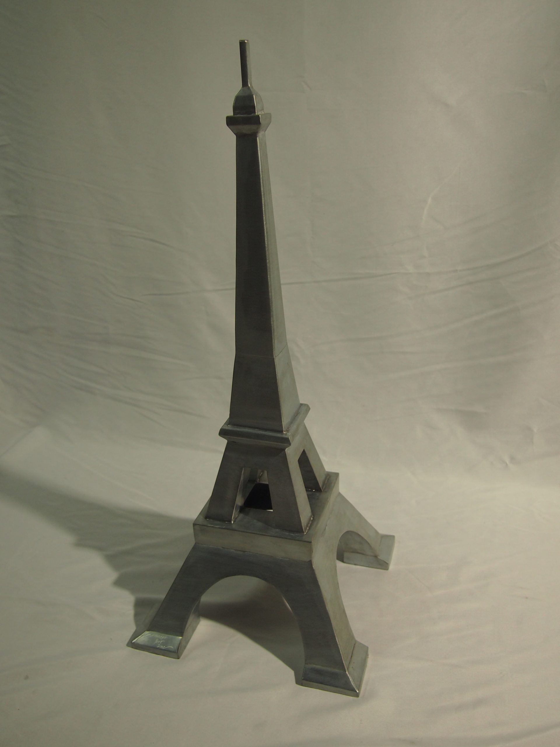 Sculpture tour Eiffel en zinc - entière