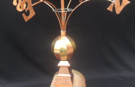 Girouette 3D d'une grue en zinc, cuivre et laiton - bas