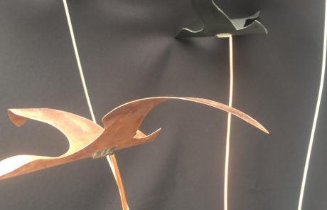 Sculpture faite main en zinc et cuivre - envolée d'oiseaux - zoom